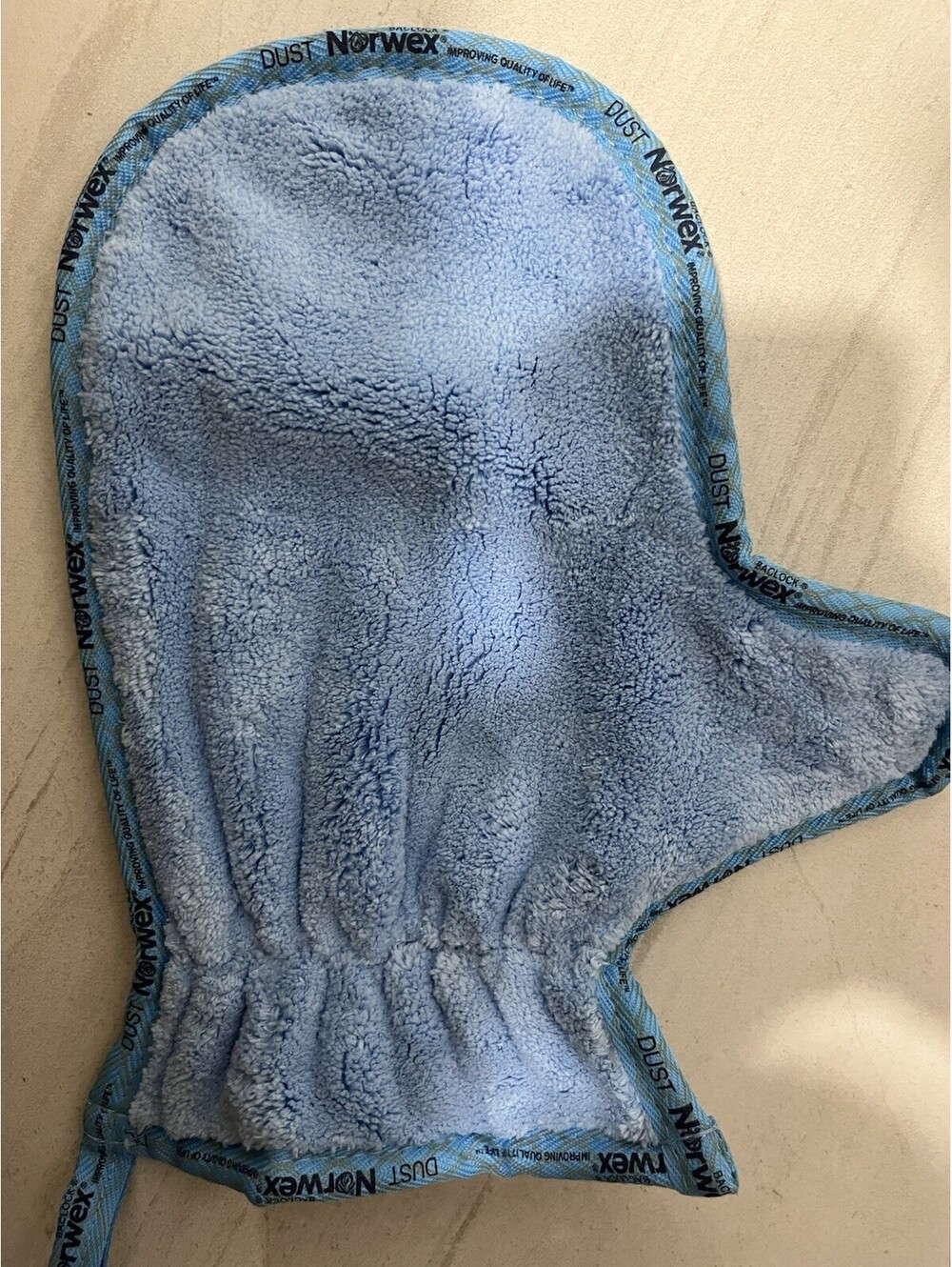 Norwex Dust Mitt Blue Static Microfiber Baclock New